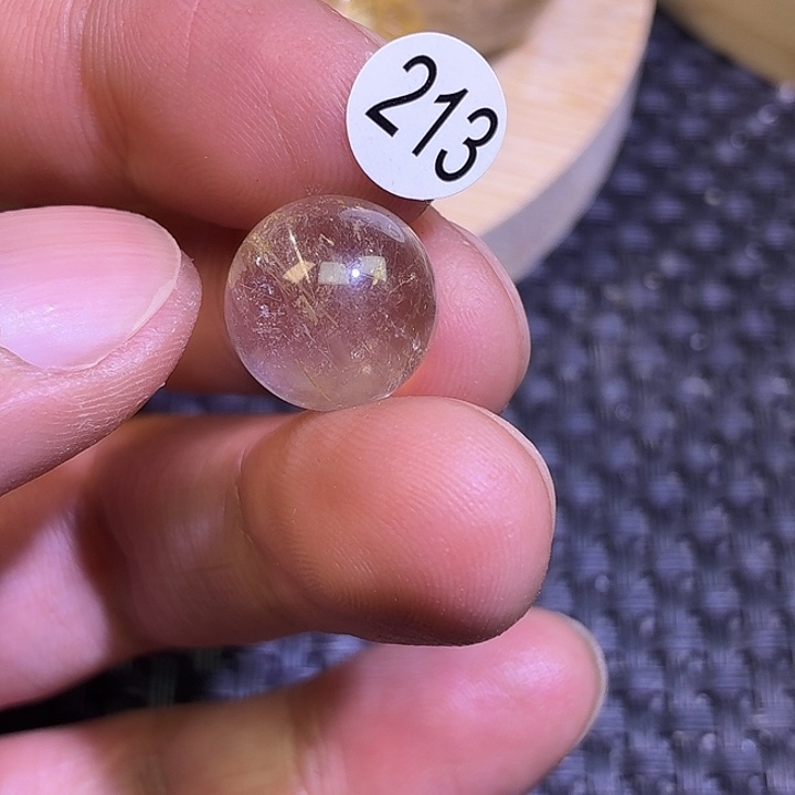 苏***托未镶嵌水晶吊坠(不含链)