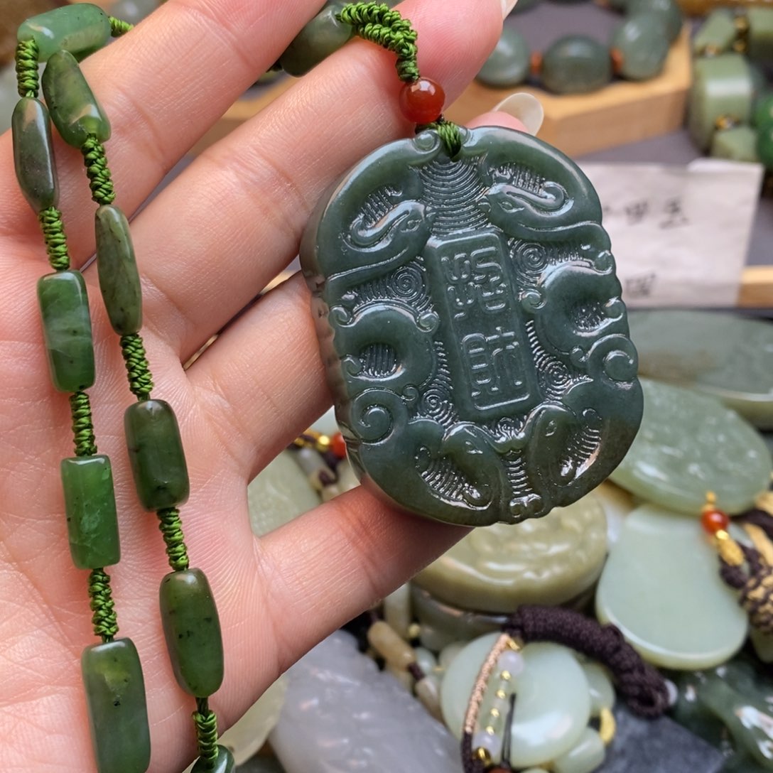 和田玉颈饰未镶嵌