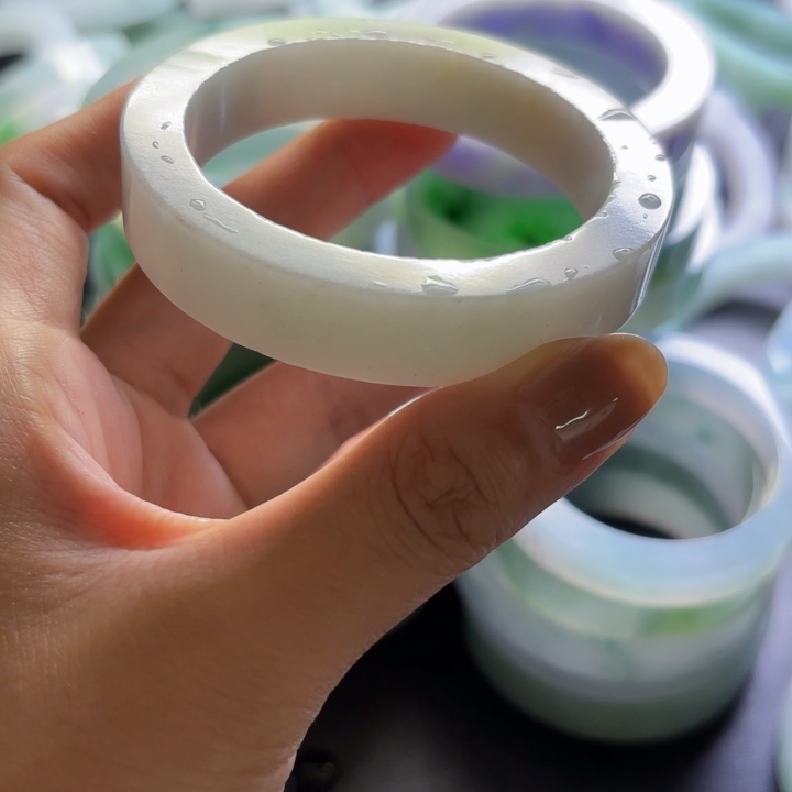 定制翡翠不退不换未镶嵌