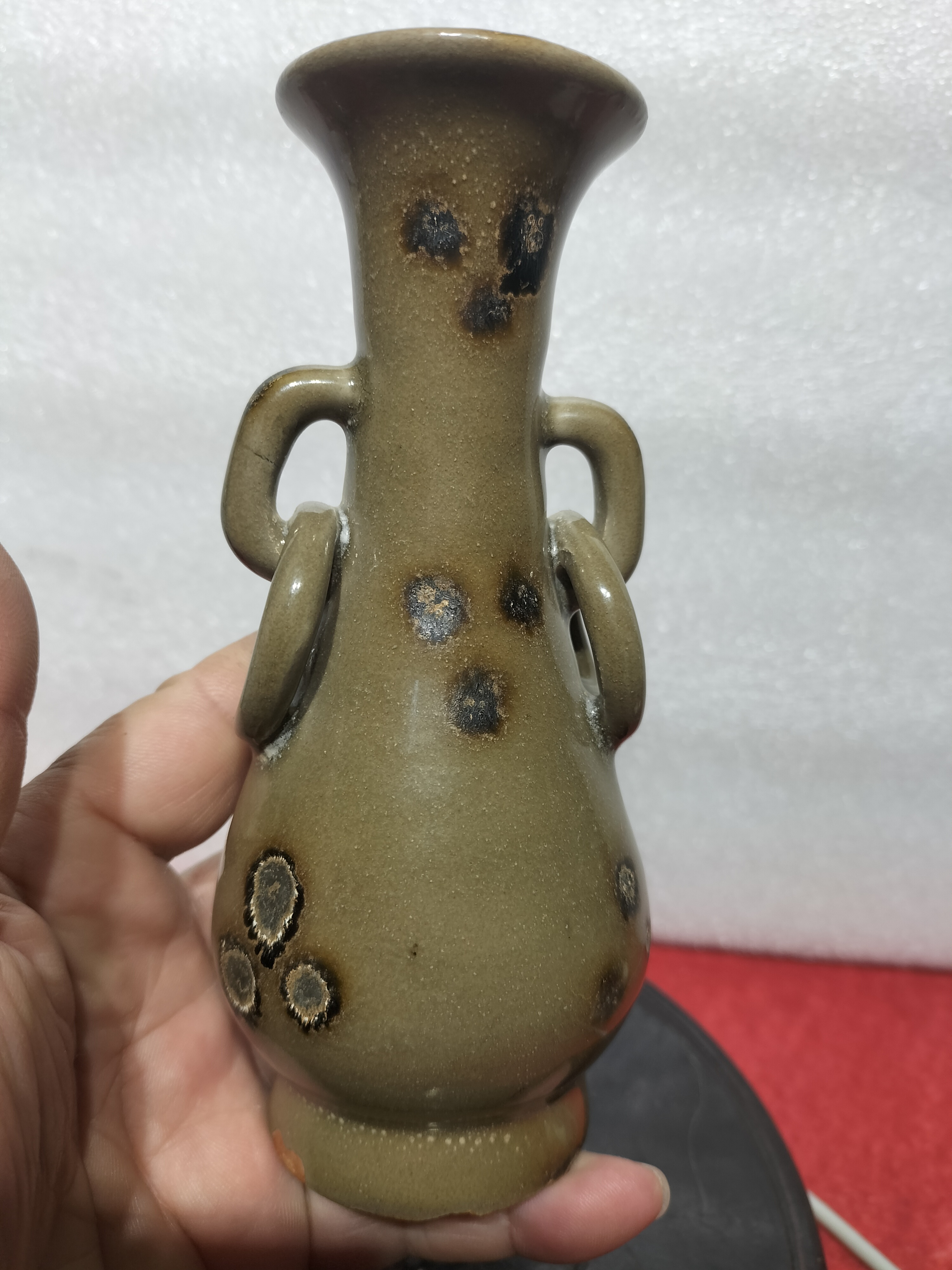 龙泉窑双耳挂环瓶，釉水肥厚，，高15