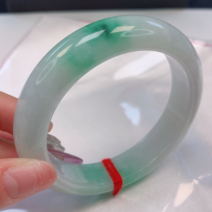 翡翠手镯未镶嵌58圈