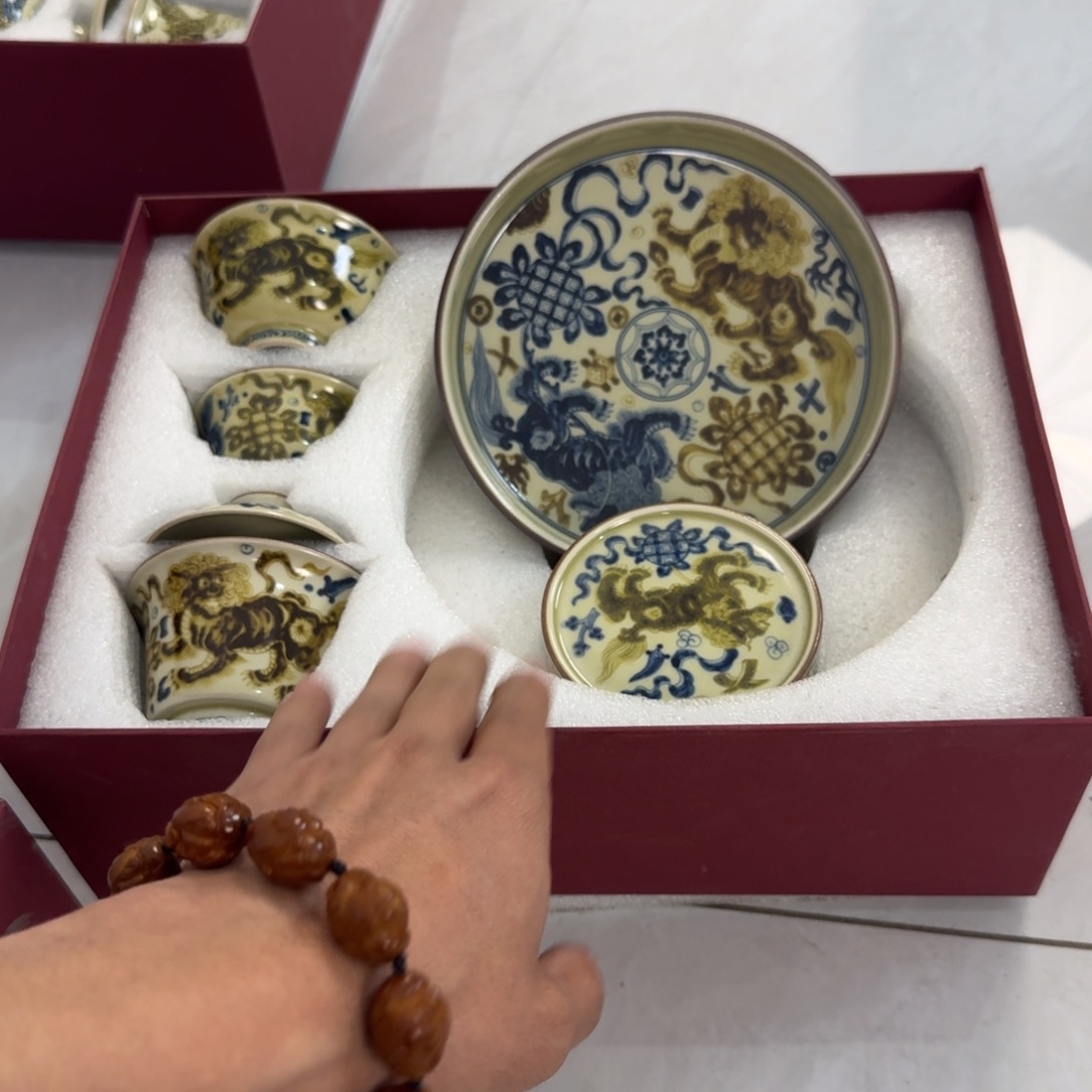 摆件陶釉里金狮子五件套