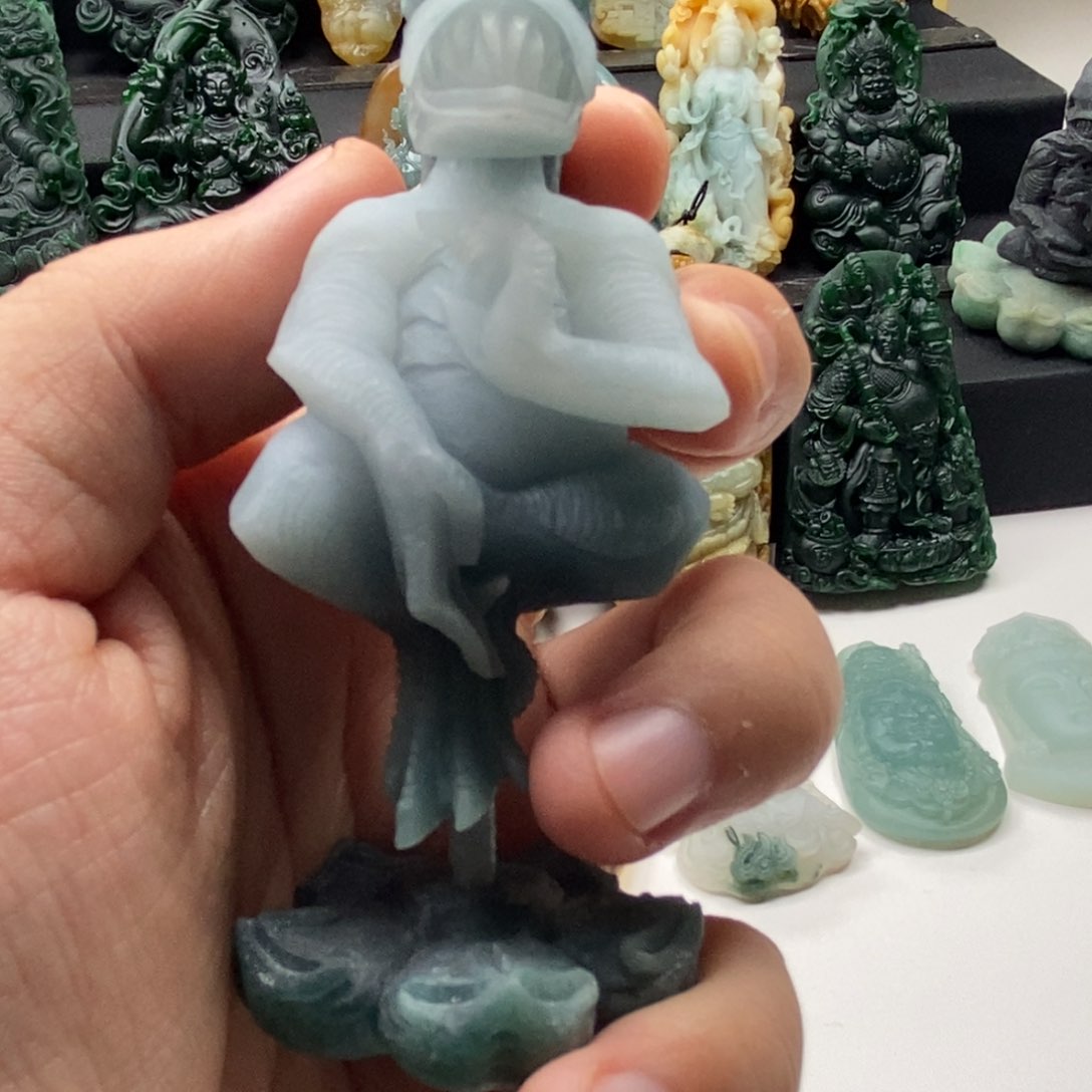 定制翡翠未镶嵌玩具