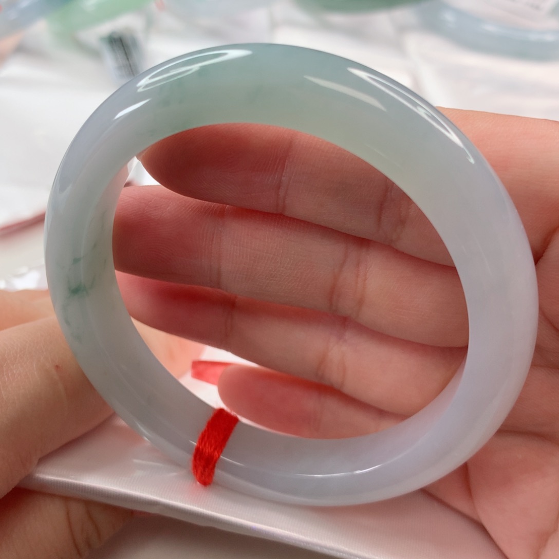 翡翠手镯未镶嵌56.3圈口 正圈