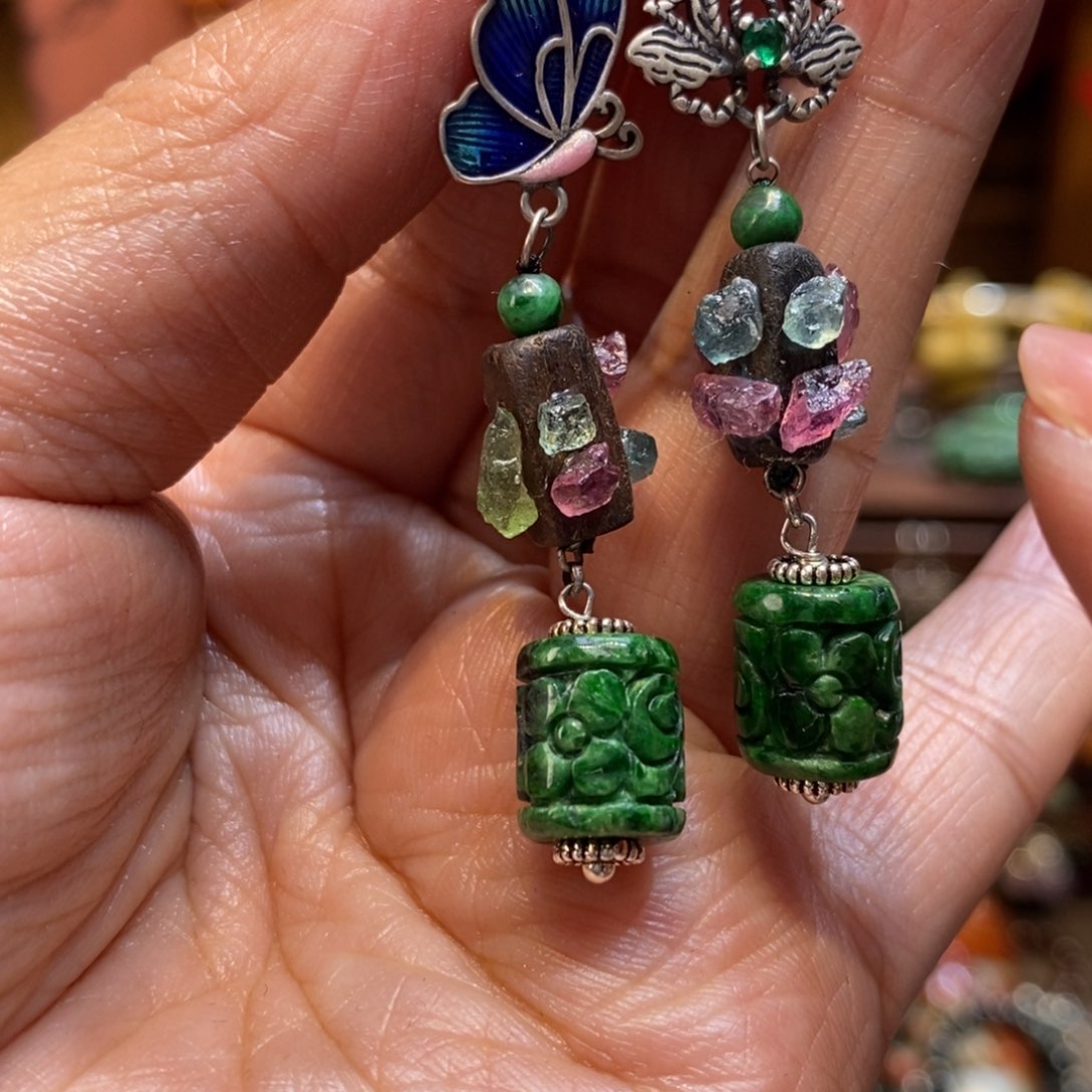 翡翠吊坠(赠链)未镶嵌