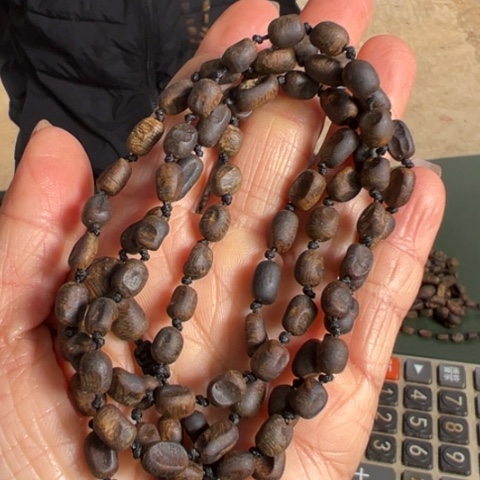 沉香手串乌身虫漏红土沉水12克卡0.5多样性发1条