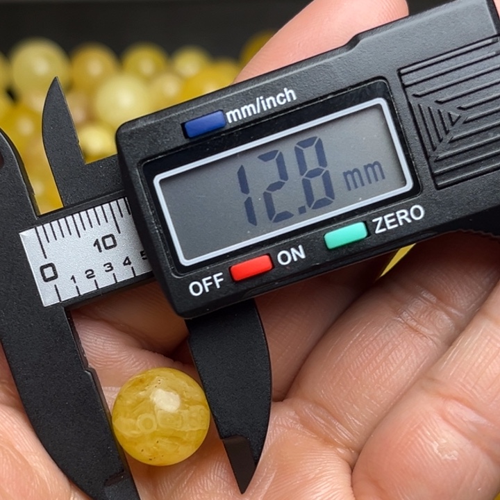 牵***手蜜蜡未镶嵌珠宝奇石天然蜜蜡散珠微瑕一粒