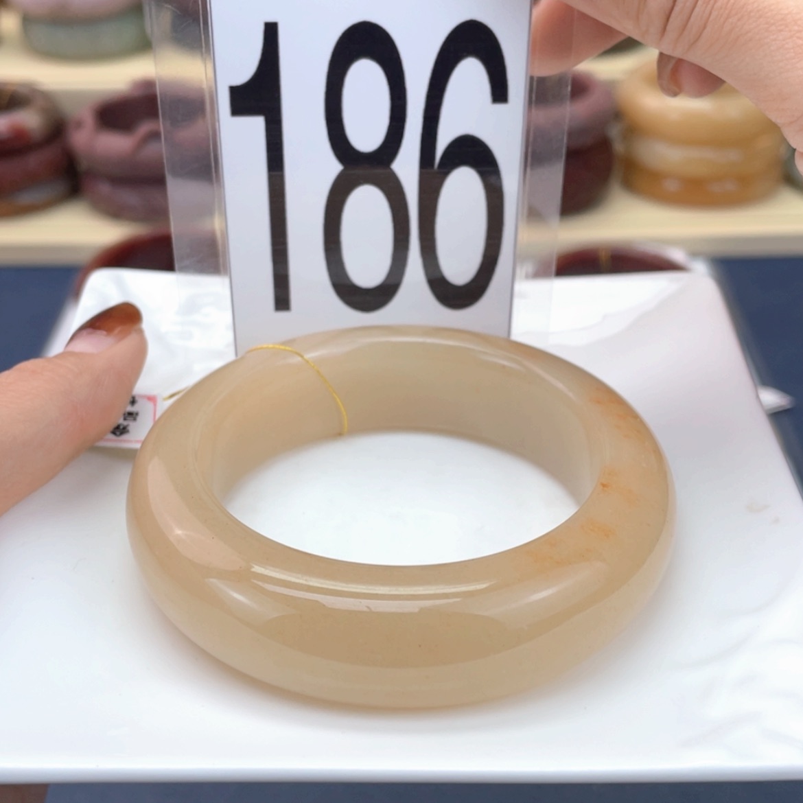 【闪购商品】石英质玉手镯未镶嵌