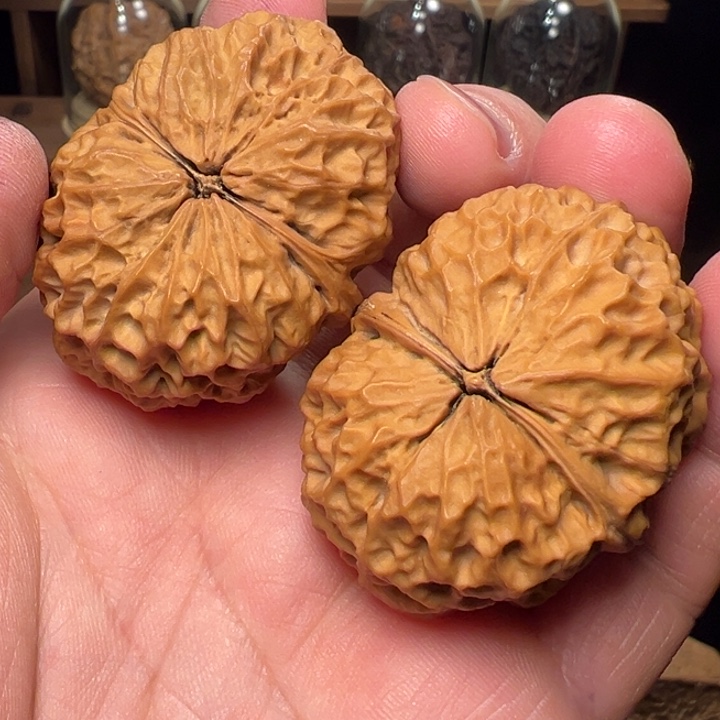 文玩核桃把件玛瑙红石铫44mm