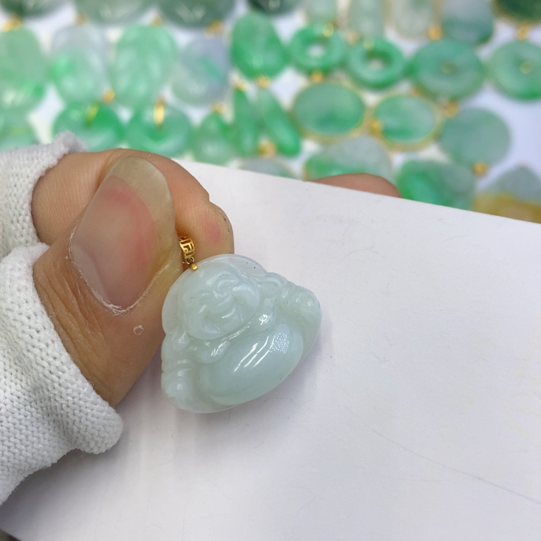 翡翠颈饰未镶嵌翡翠