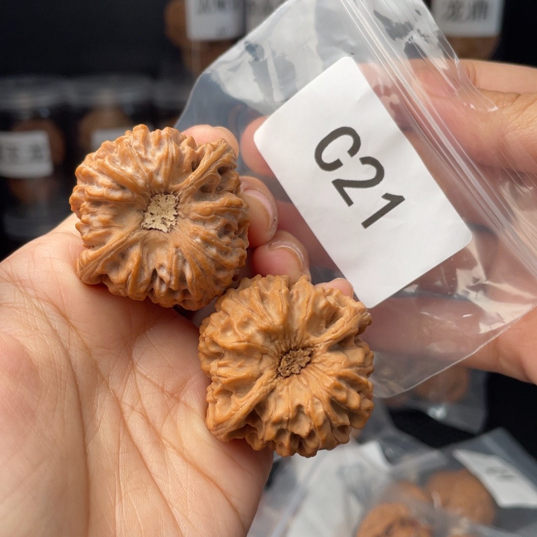 文玩核桃把件全品40龙门涧