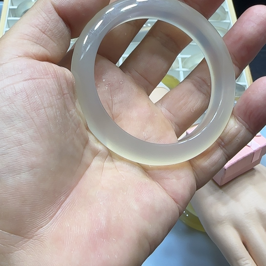 小****玛瑙/玉髓未镶嵌手镯