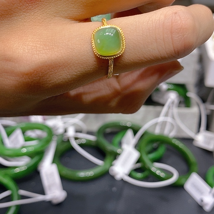 和田玉（碧玉）未镶嵌戒指