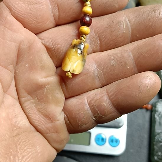 和田玉未镶嵌车挂