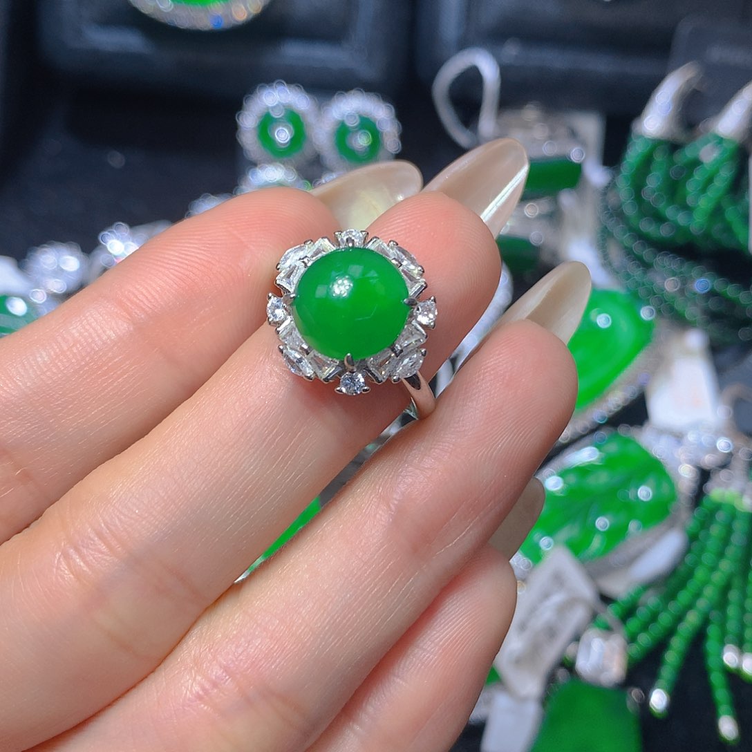 翡翠颈饰银S925镶嵌翡翠