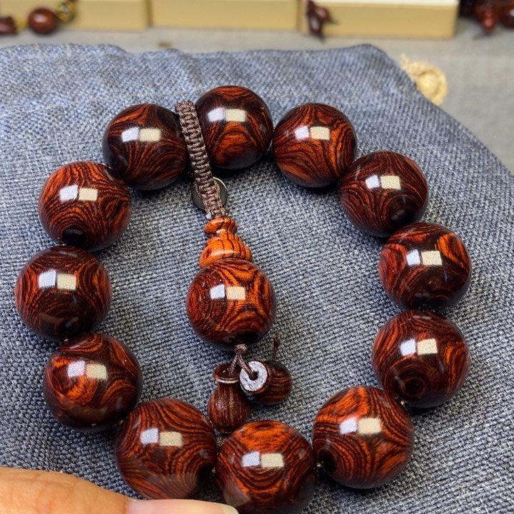 拉***驴2.0紫油梨对眼对眼