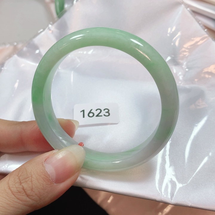 翡翠手镯未镶嵌爱***猫天然翡翠手镯52.6