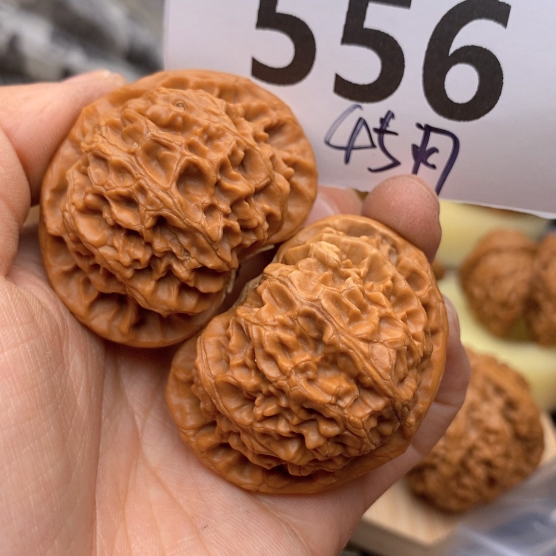 文玩核桃吊坠556号45灯色差