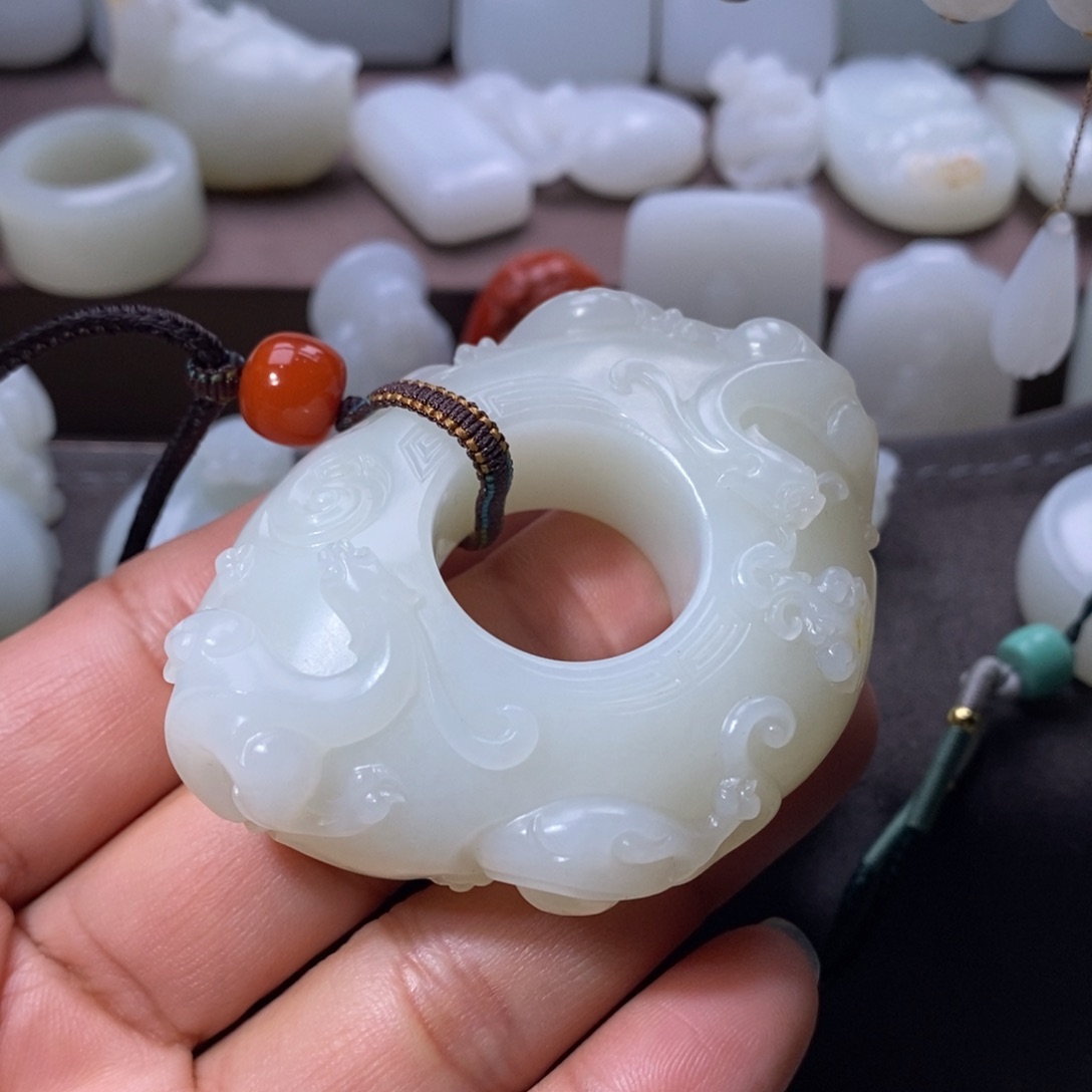 和田玉颈饰未镶嵌