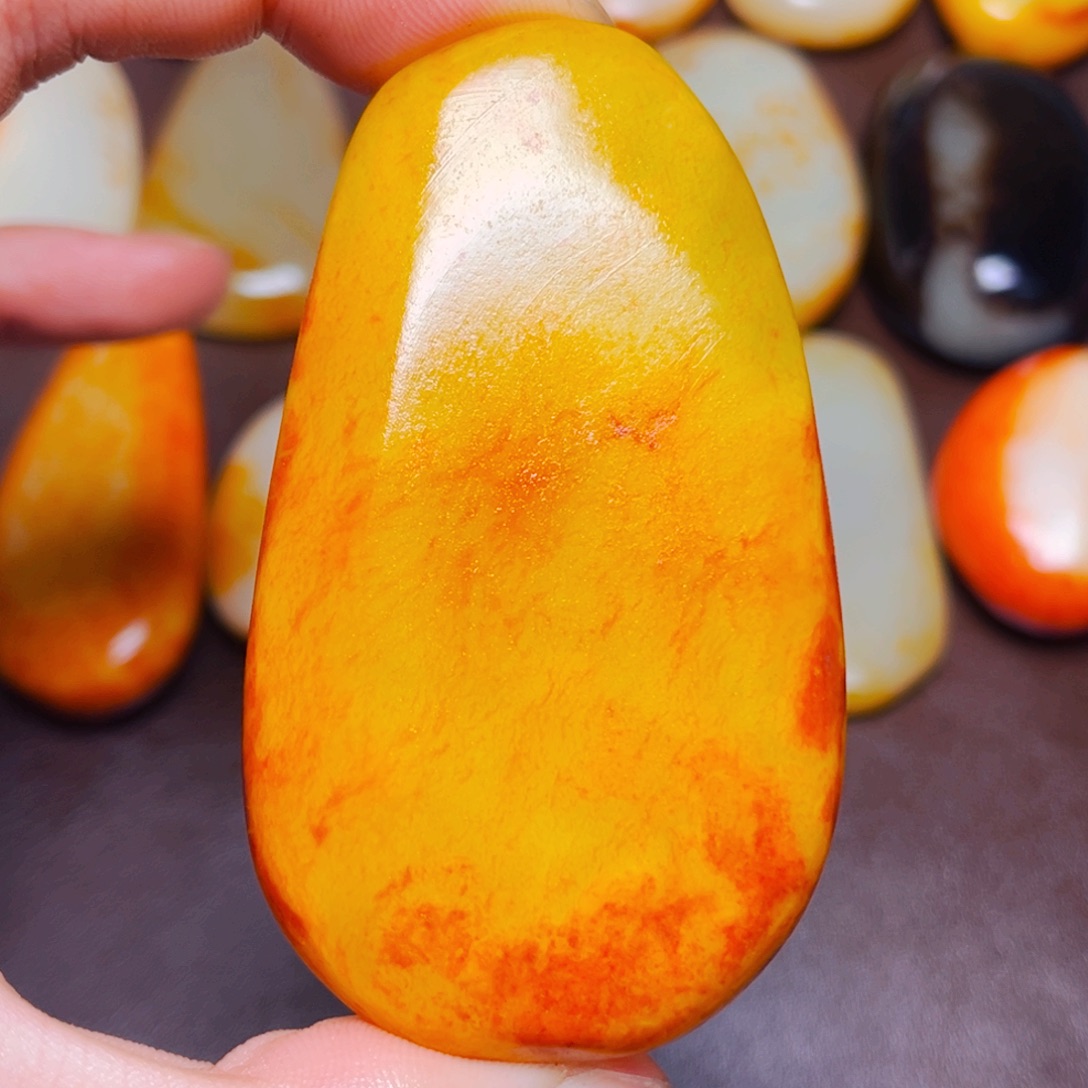 和田玉未镶嵌珠宝奇石