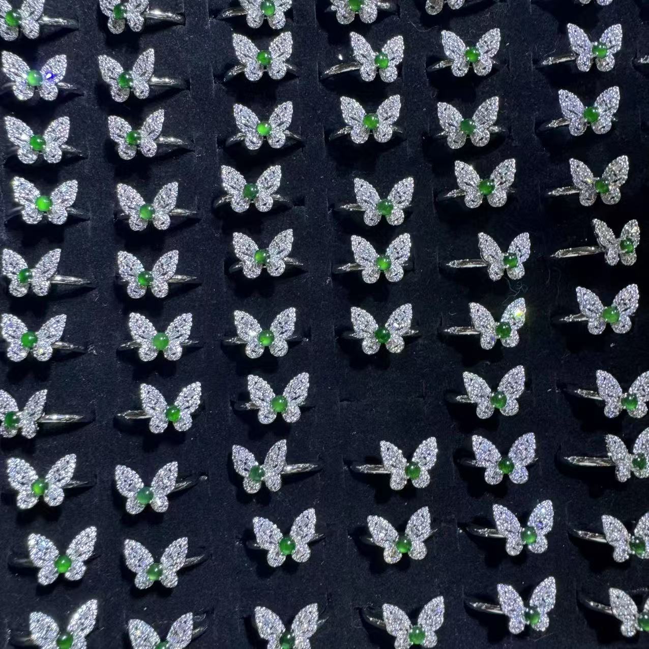 天然A货翡翠阳绿蝴蝶戒指-多样性发一