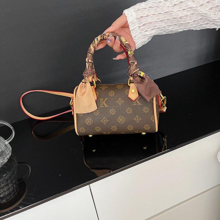 【小号枕头】秋冬新款经典水桶包【底宽18高15】