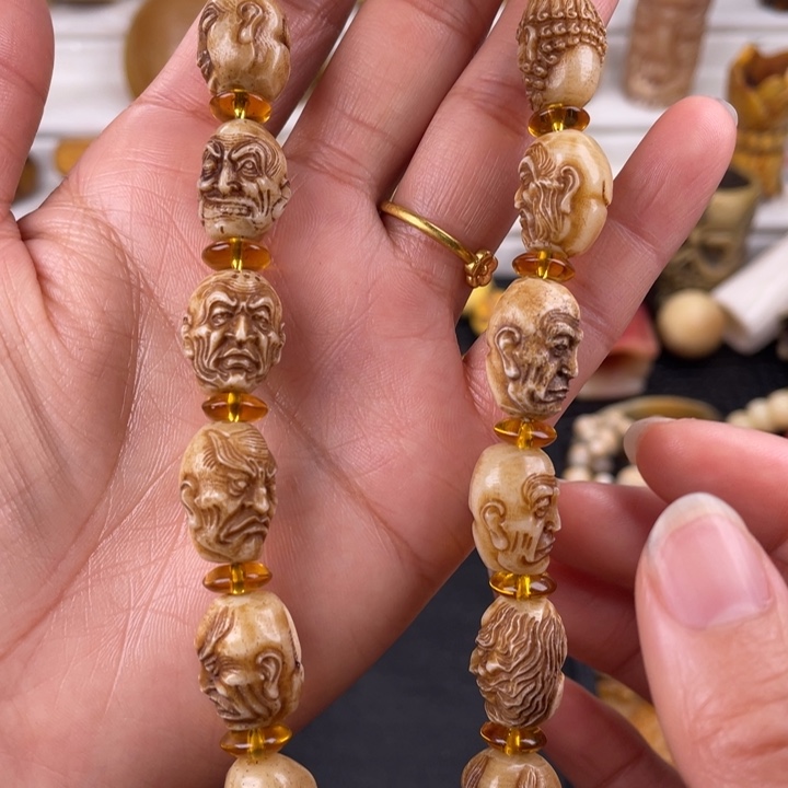 驼骨其他鹿角雕刻十八罗汉13手持