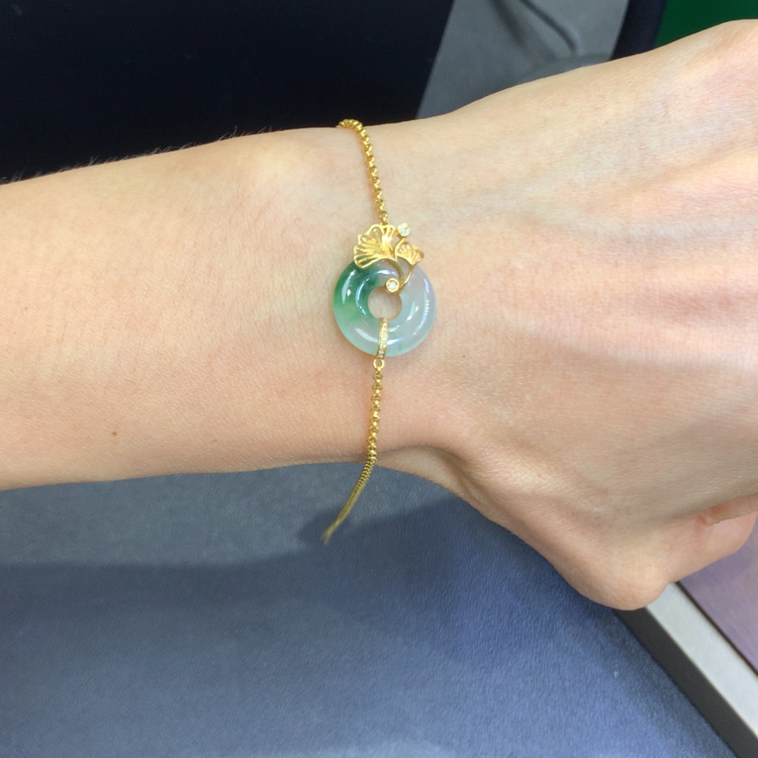 【闪购商品】翡翠18K金镶嵌颈饰f c w