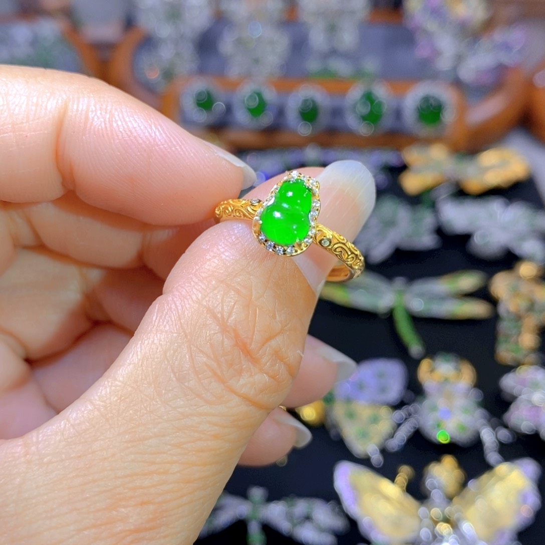 翡翠颈饰银S925镶嵌天然翡翠