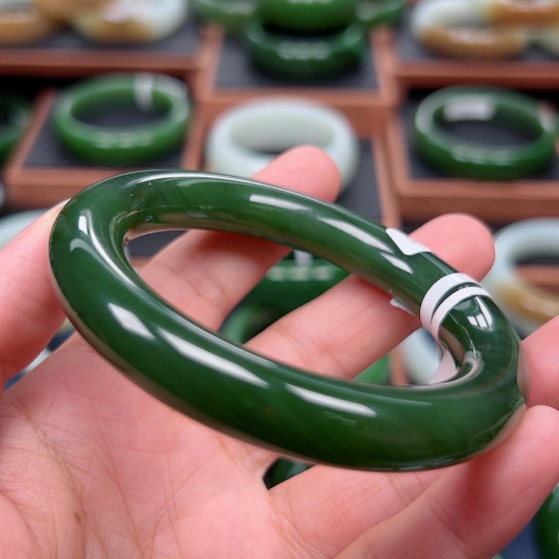 未镶嵌手镯和田玉（碧玉）