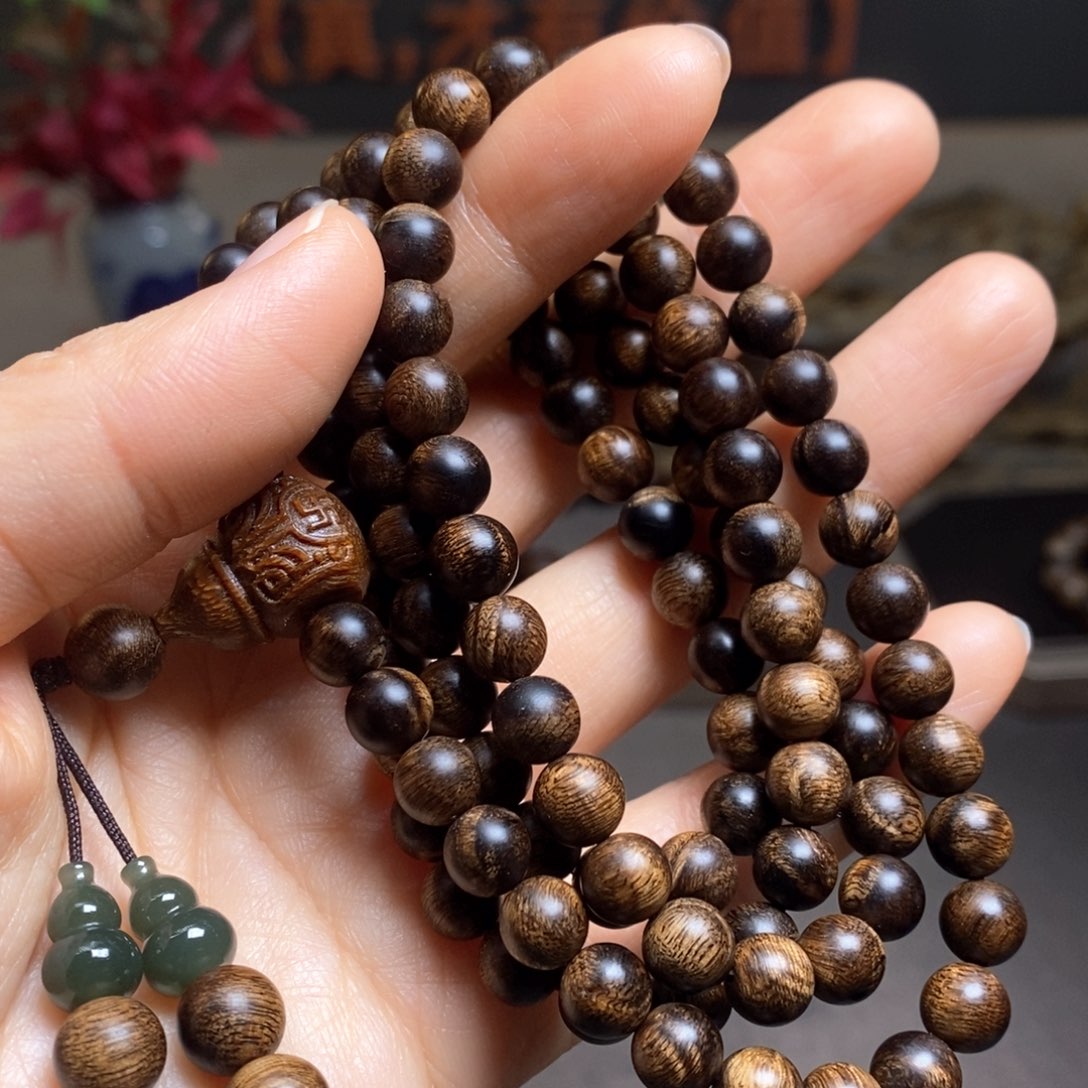 沉香手串越南富森红土瘤疤0.6×108➕沉香木雕设计