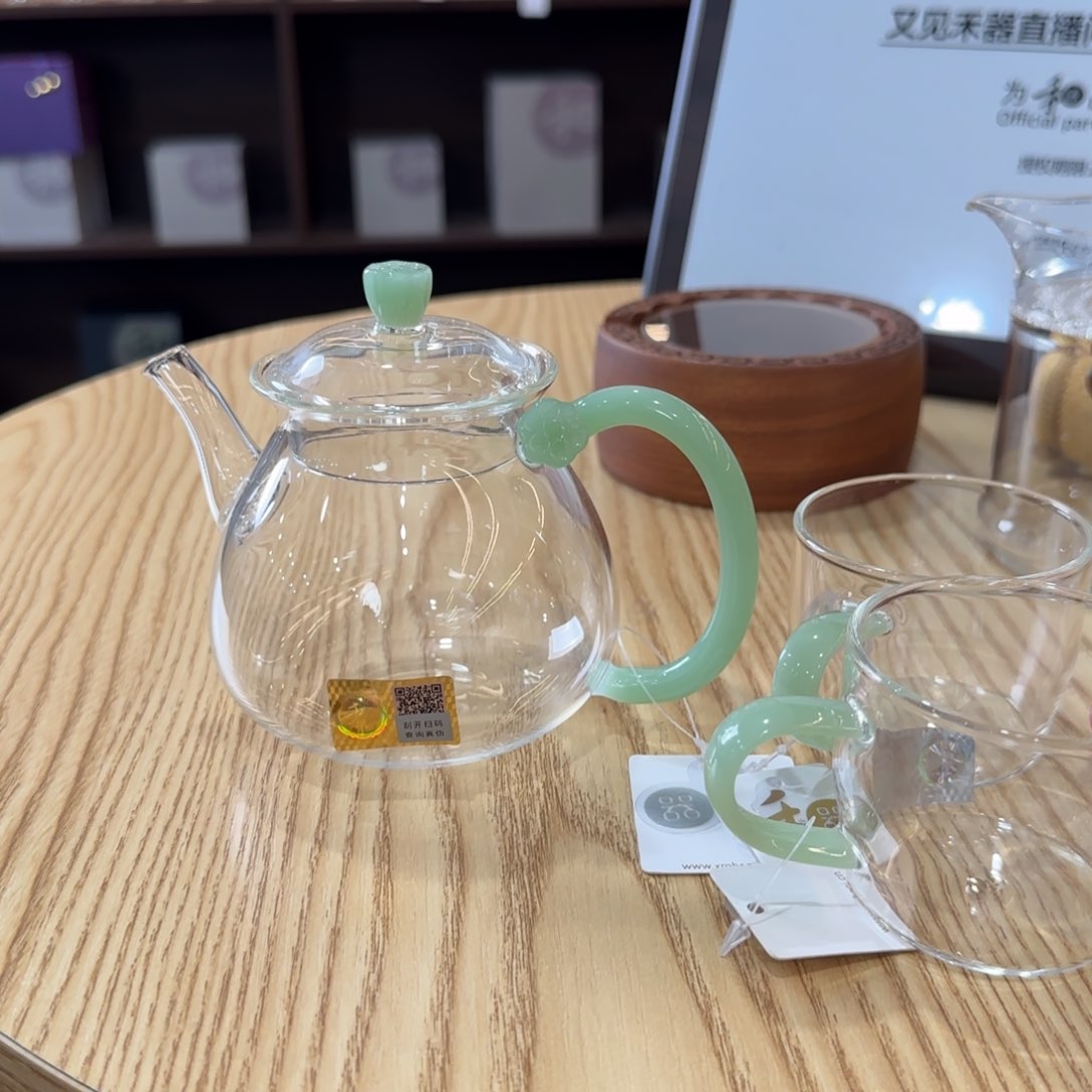 禾器清莲壶浅玉色➕。。。
