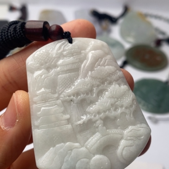 翡翠未镶嵌颈饰翡翠