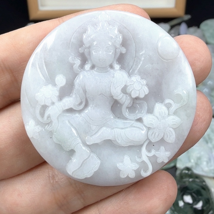 翡翠挂件未镶嵌翡翠