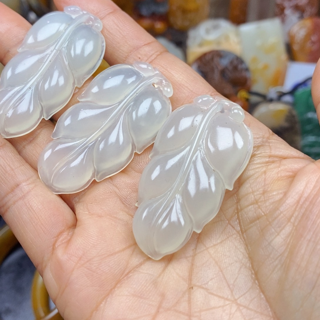 石英质玉（黄龙玉）颈饰未镶嵌