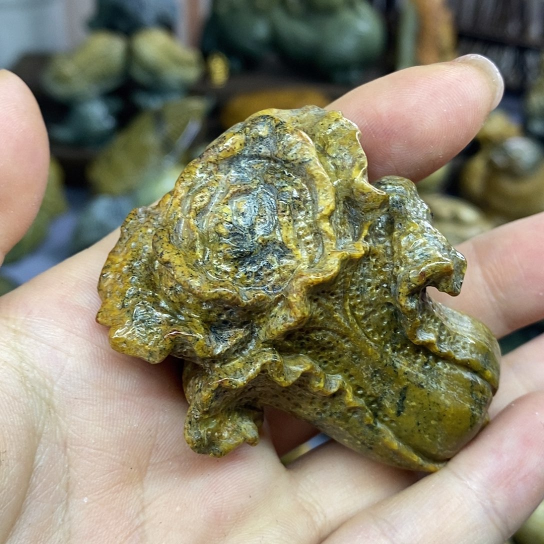 岫岩河磨玉（透闪石质玉）未镶嵌把件