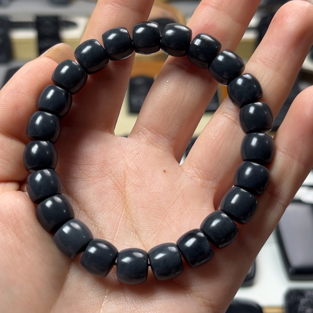 和田玉（墨玉）未镶嵌颈饰卡10直切体验