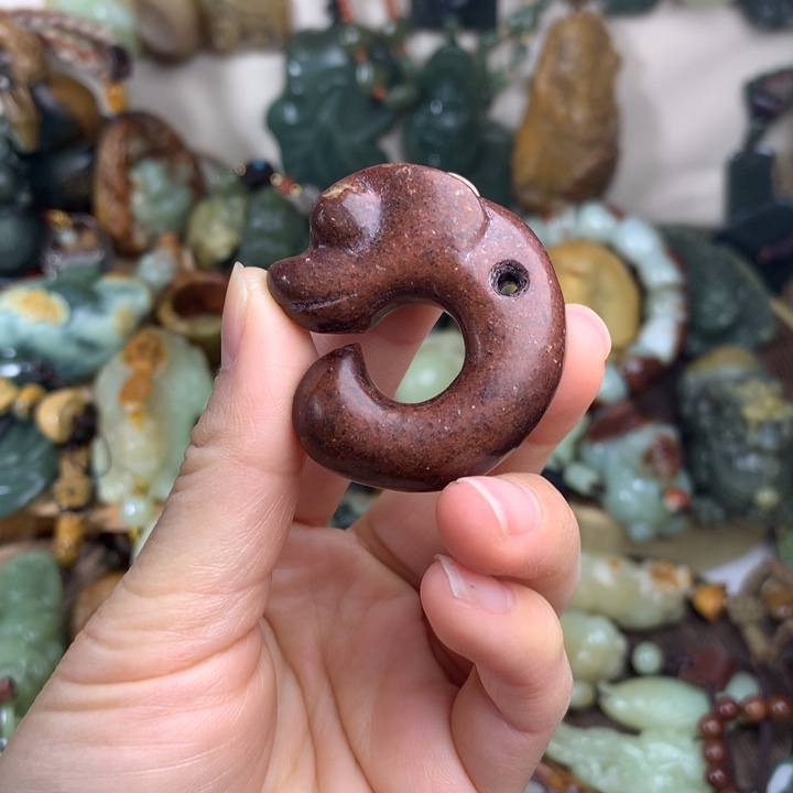 岫岩河磨玉（透闪石质玉）吊坠未镶嵌