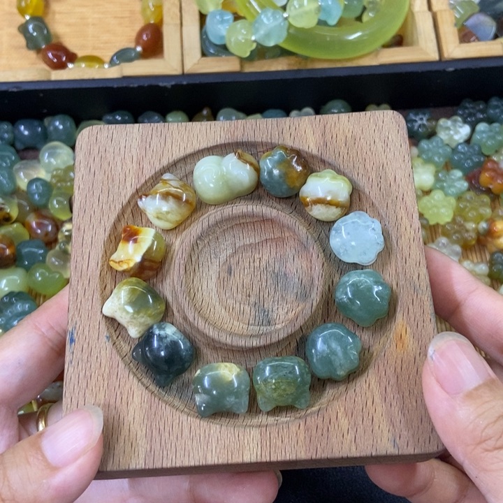 甜***甜蛇纹石玉未镶嵌配件