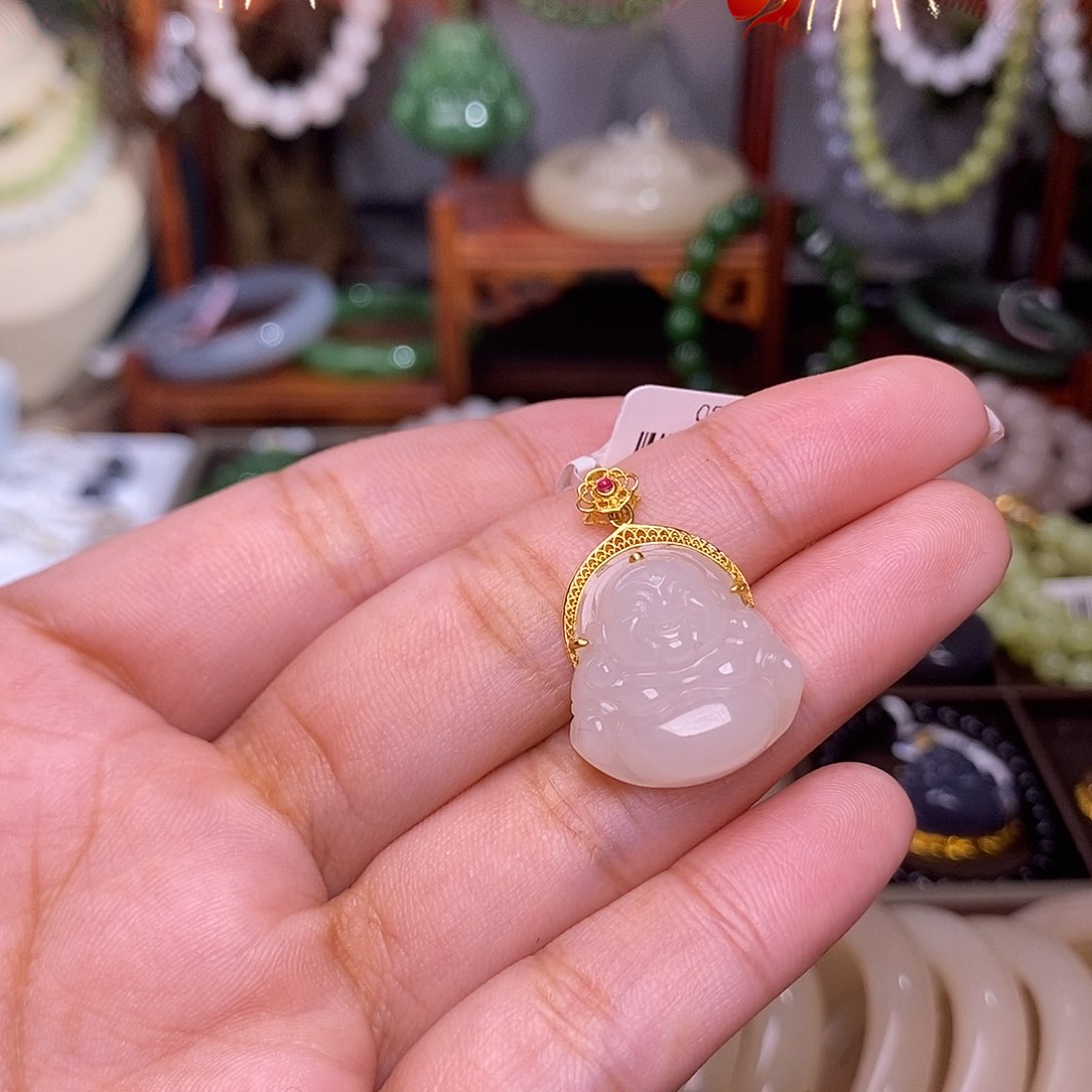 和田玉藕粉福利补贴金镶佛公未镶嵌