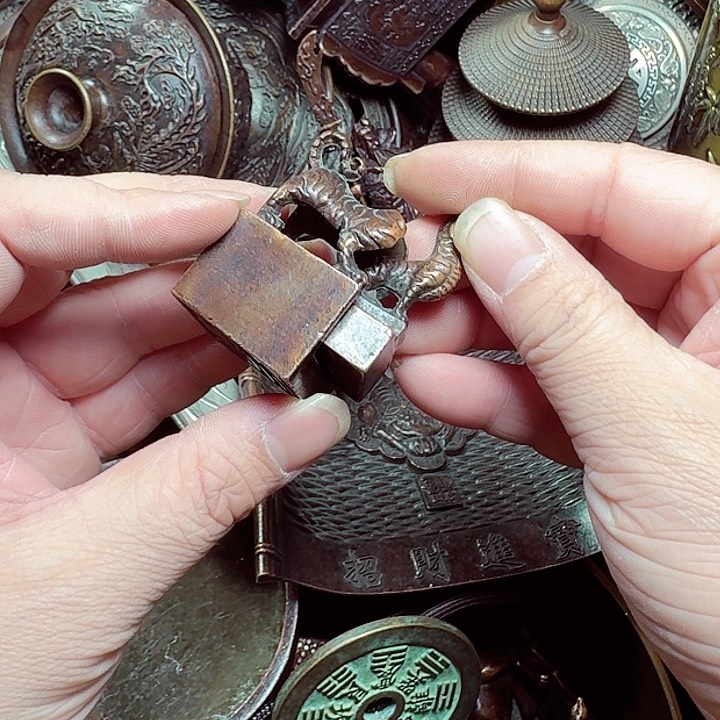 铜器摆件收收藏藏