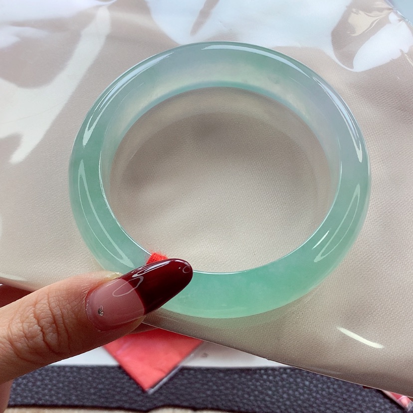 【闪购商品】翡翠手镯未镶嵌56.2 冰绿半山水 灵