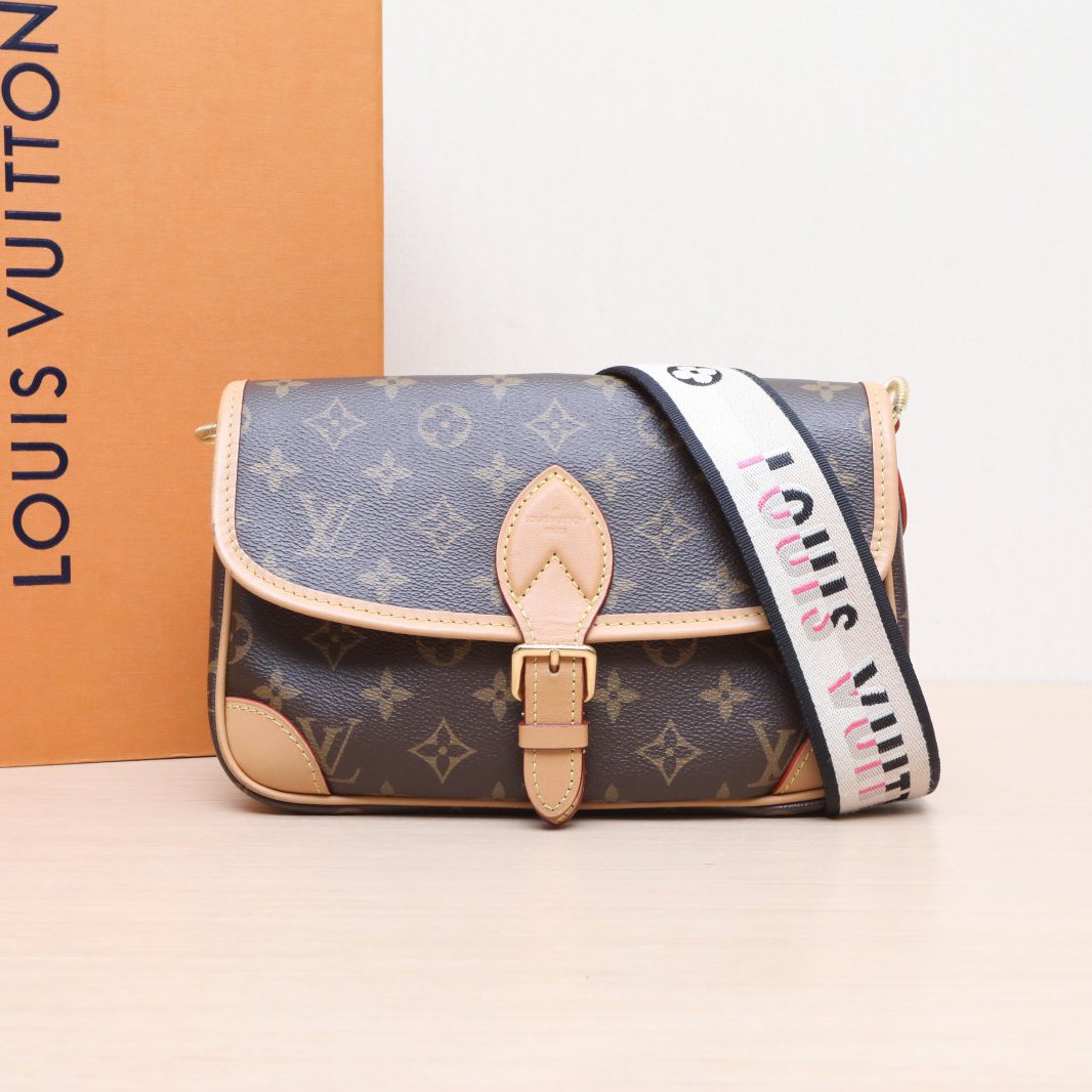 95新 LouisVuitton/路易威登 小花攀攀法棍包 24 老花 PVC 芯片
