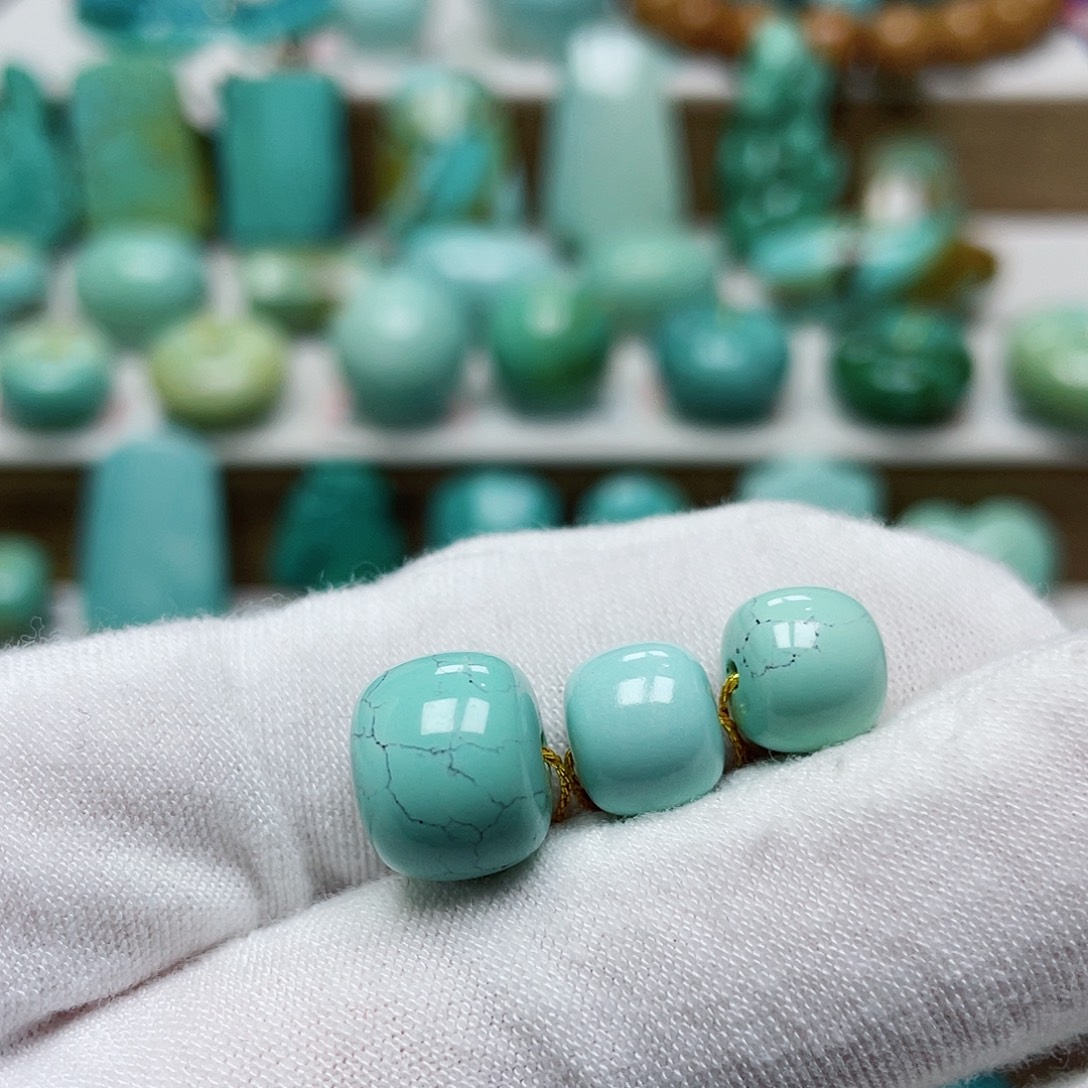 D***y绿松石未镶嵌珠宝奇石