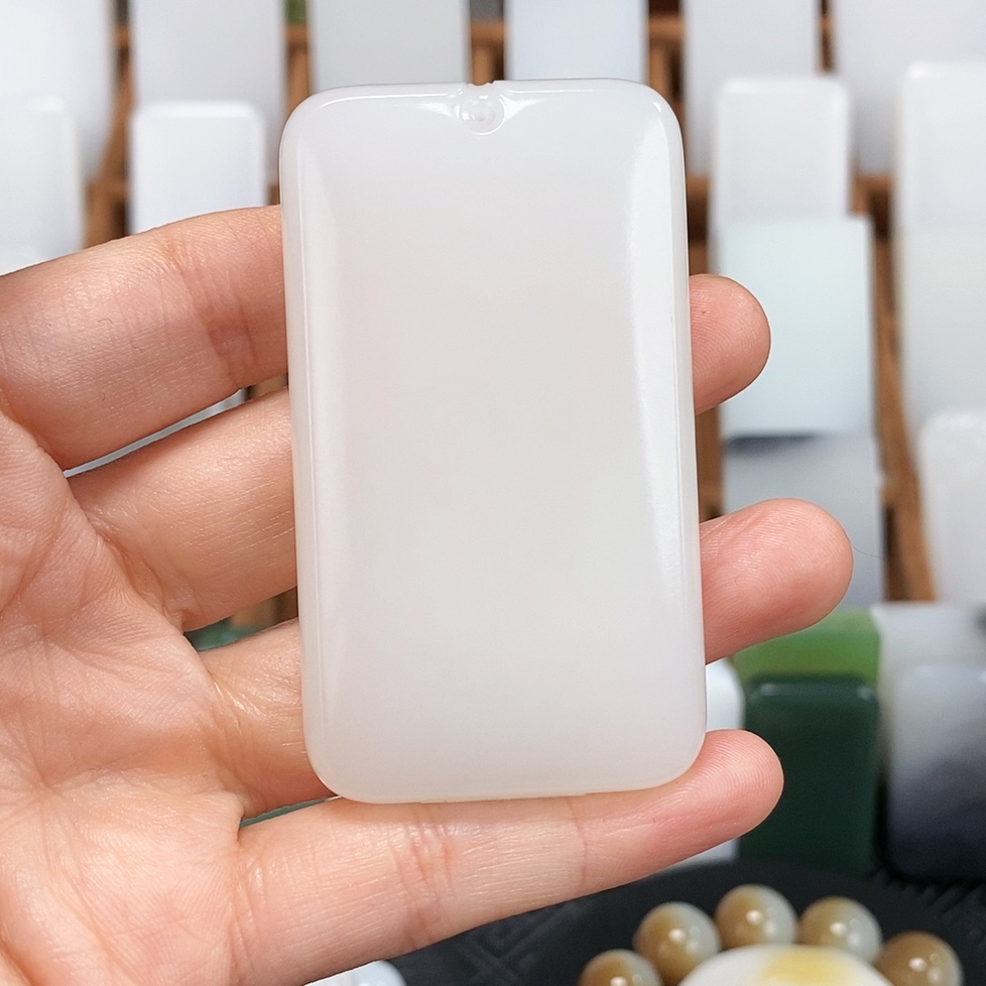 和田玉颈饰未镶嵌静****3