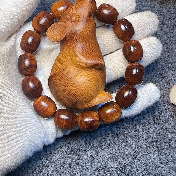 信***逢柏木（崖柏）全陈化老料把件串