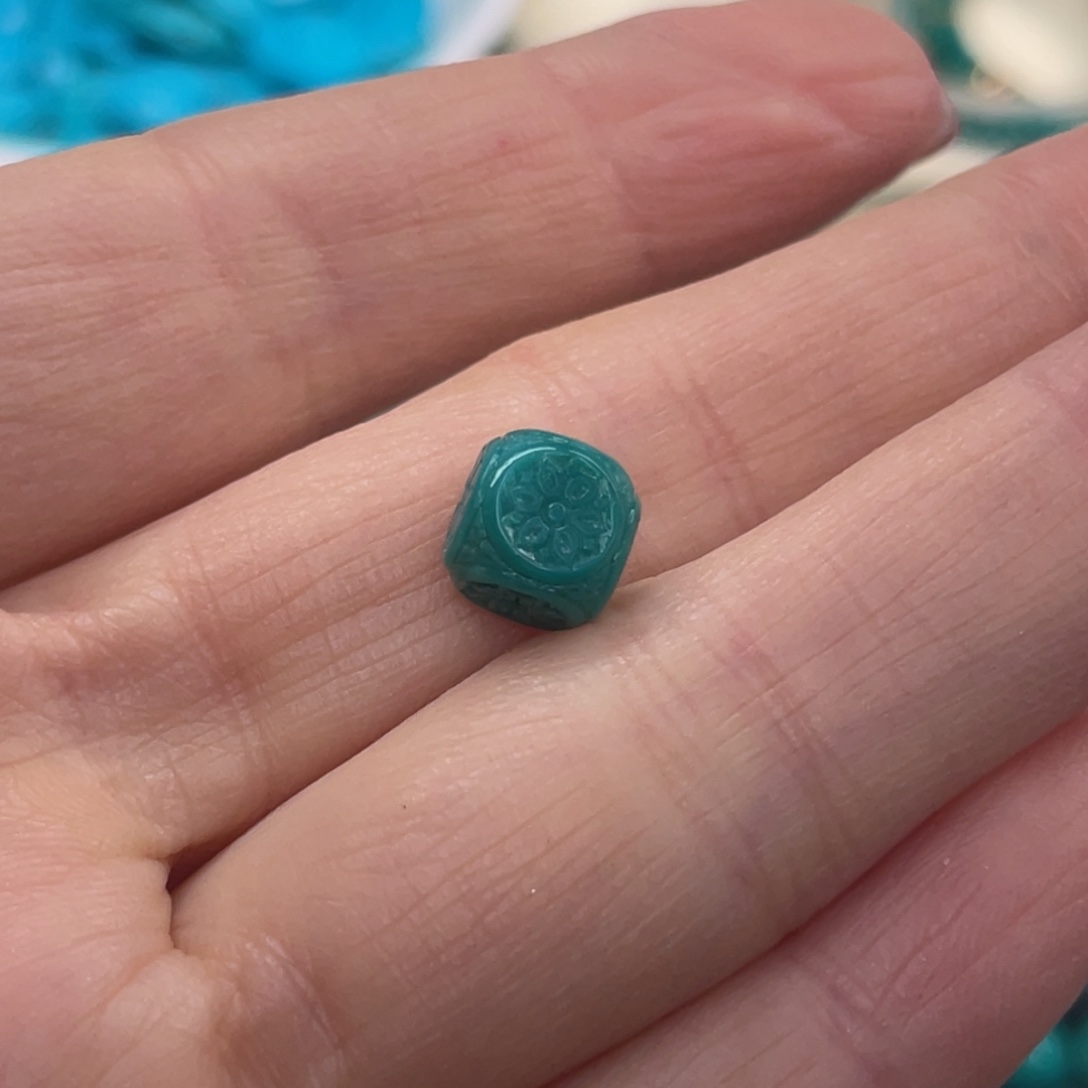 。***。绿松石未镶嵌珠宝奇石