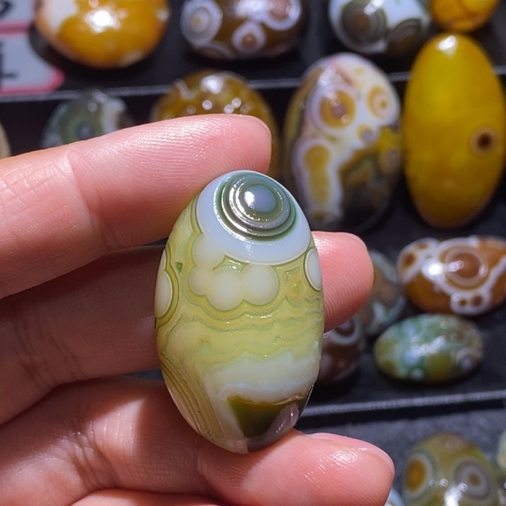 玛瑙/玉髓未镶嵌珠宝半成品153