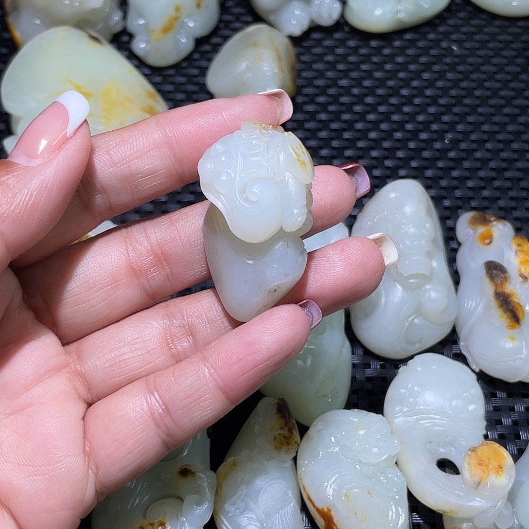 和田玉（糖玉）未镶嵌挂件