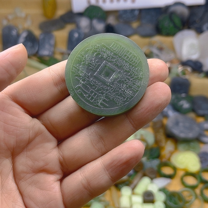 和田玉颈饰未镶嵌